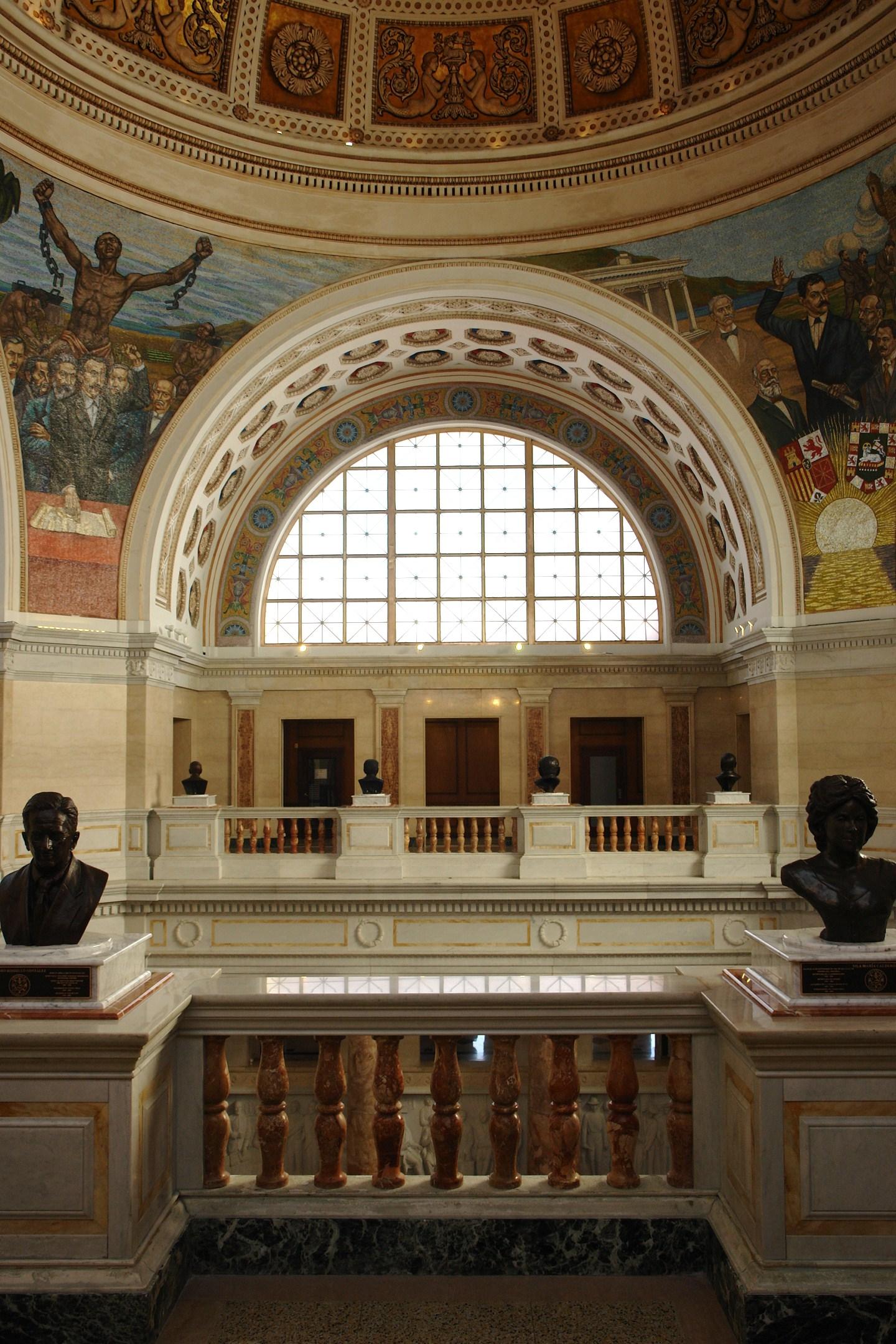 Capitolio de Puerto Rico - San Juan (Puerta de Tierra) - 2011 00086